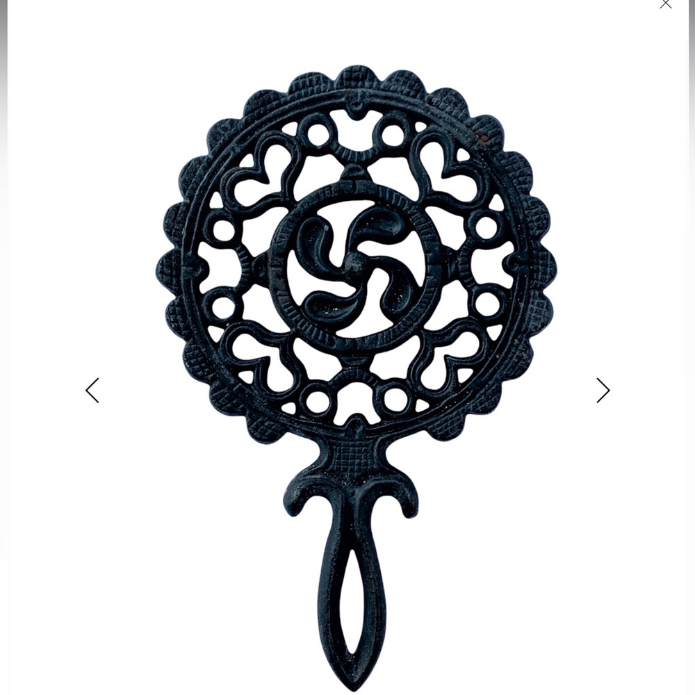 Wilton Vintage Wrought Iron Trivet